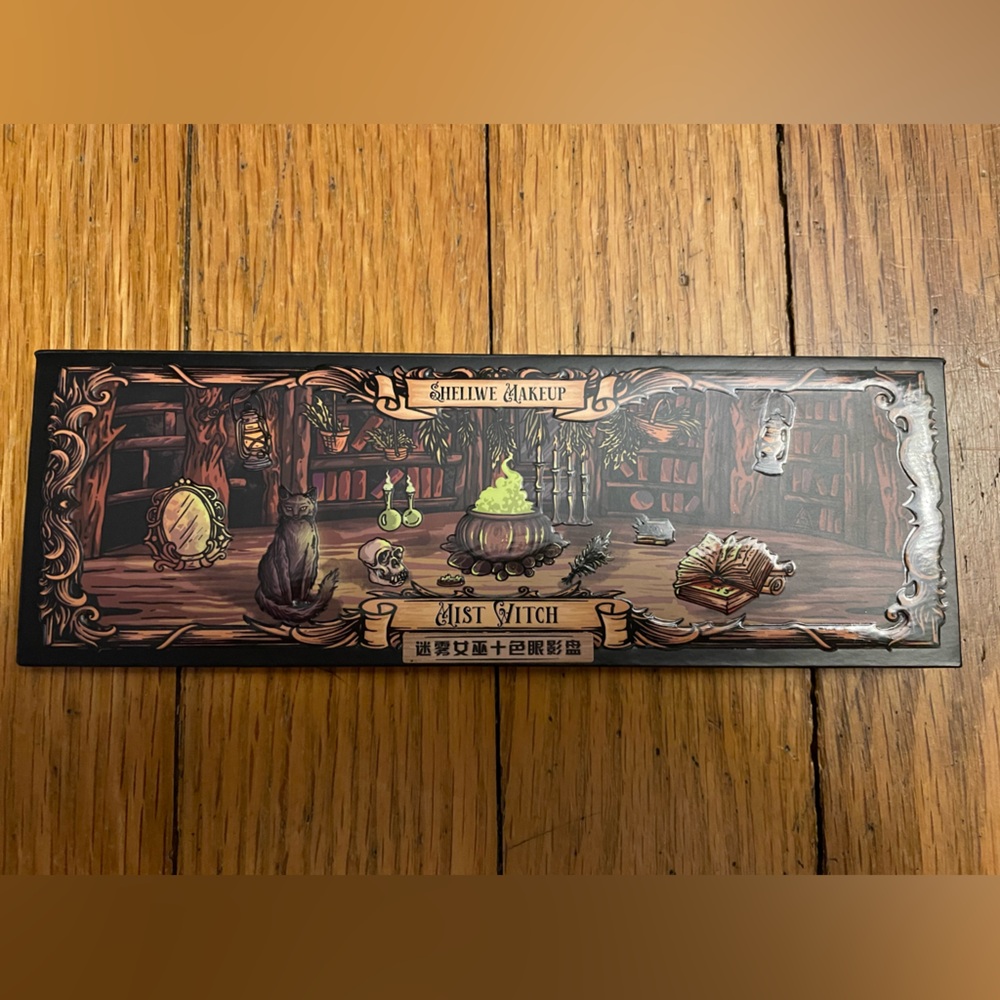 Shellwe mist witch travel eyeshadow palette